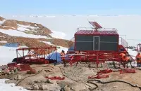 Будаўнічыя працы на адным з модуляў станцыі "Гара Вячэрняя"​&nbsp;/ belarus24.by