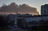 Столб дыма во Львове после российской ракетной атаки, 15 ноября 2022-го / reuters.com
