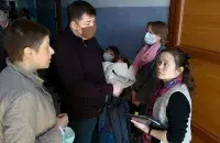 Лариса Секержицкая (крайняя справа) в суде / babruysk.by​