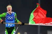 Дарья Домрачева на финише биатлонной эстафеты. Фото: AFP