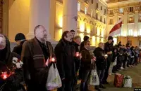 Елена Толстая на "Цепи памяти" у КГБ / www.svaboda.org