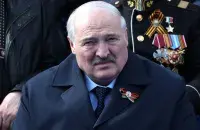 Больной Лукашенко на параде в Москве / kremlin.ru
