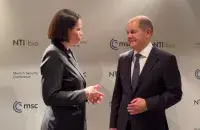 Светлана Тихановская и Олаф Шольц / кадр из видео
