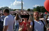 Николай Алексеев (на фото справа)

