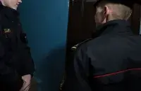 Милиционеры обходят дома и квартиры по вечерам (иллюстративное фото)
