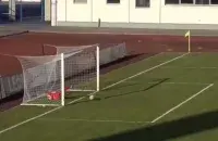 Вратарь не помог
