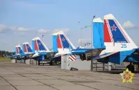 Российские самолёты в Барановичах
