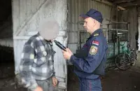 Проверка на ферме: животновод и милиционер
