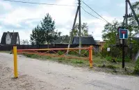 Через товарищество проезжали фуры и "большой поток легковушек"
