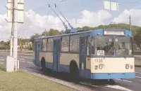Па праспекце Пераможцаў яшчэ курсіруюць савецкія тралейбусы
