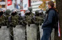 "Адзін дыктатарскі рэжым трымаецца за іншы"

