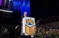 Альгерд Бахарэвіч прамаўляе на ўручэнні кніжнай прэміі
