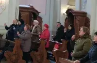 Служба на языке жестов
