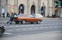 Автомобиль
