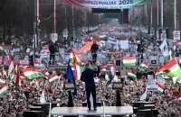 Петер Мадяр на митинге
