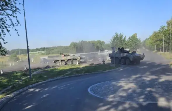 На мяжу таксама перакінуць 200 адзінак тэхнікі / Twitter-акаўнт міністра абароны Польшчы
