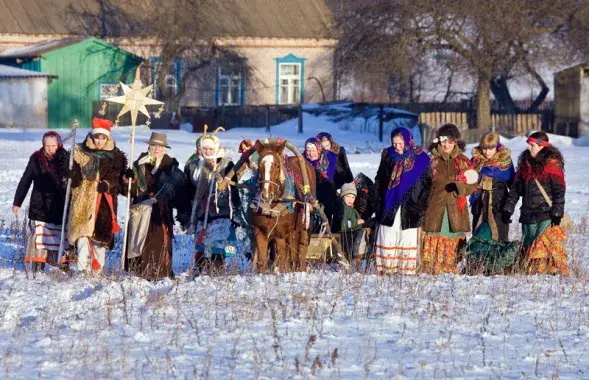 Прапануем пяць песень, з якімі можна ісці калядаваць.
