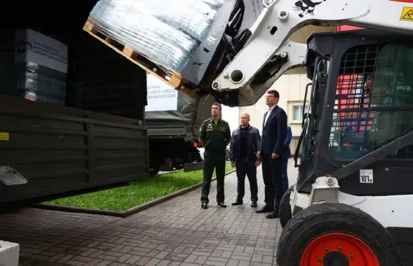 Отправка груза  / t.me/RusEmbassyMinsk/
