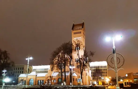 Красный костел в Минске
