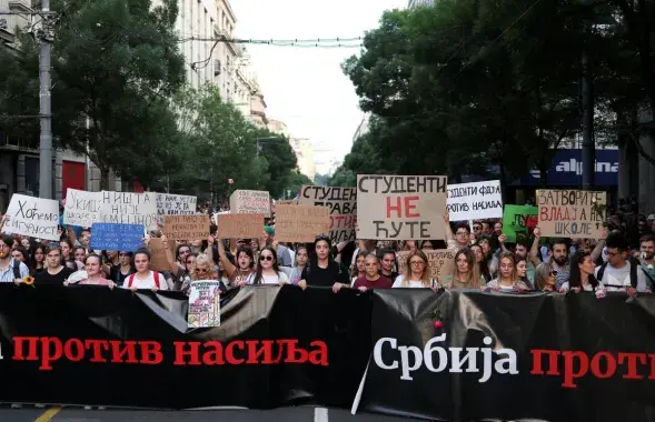 Пратэсты ў Белградзе 3 чэрвеня / Reuters
