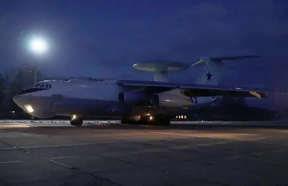 Расійскі самалёт А-50 у Мачулішчах / Скрыншот з відэа "Беларусь 1"
