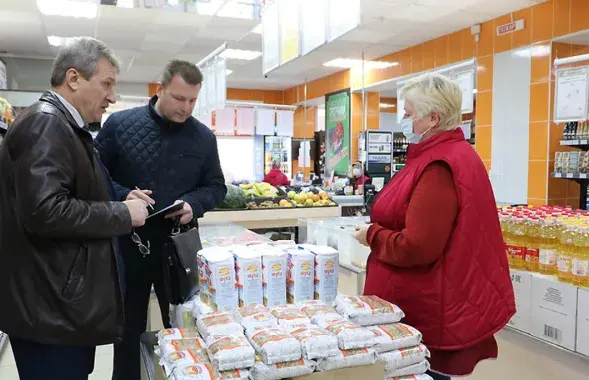 "Эканоміка... працуе ўстойліва": бясконцыя праверкі / dribin.by
