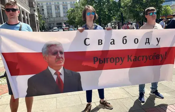 Старшыня Партыі БНФ знаходзіцца за кратамі / https://twitter.com/PartyjaBNF
