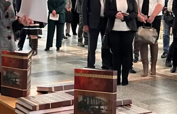 Книги подготовлены для отправки в ЕС / t.me/brestoik/

