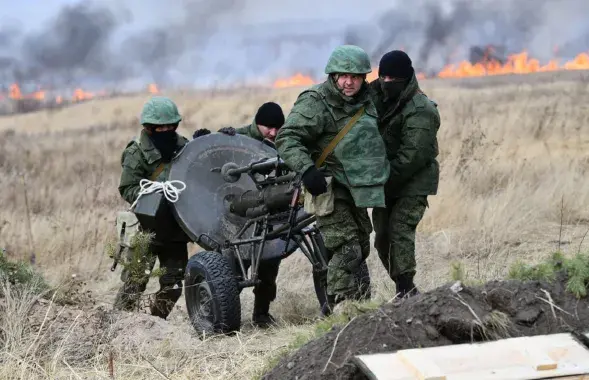 Российские военнослужащие с минометом / ria.ru

