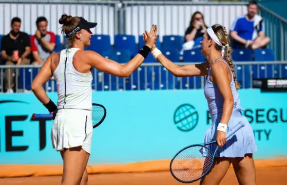 Беатрыс Хадад Мая і Вікторыя Азаранка / twitter.com/AlemTenis
