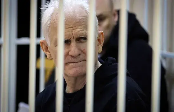 Ales Bialiatski on trial
