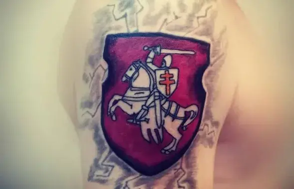 "Погоня" от Виктора Циркуновича​ /&nbsp;www.instagram.com/1863_tattoo/