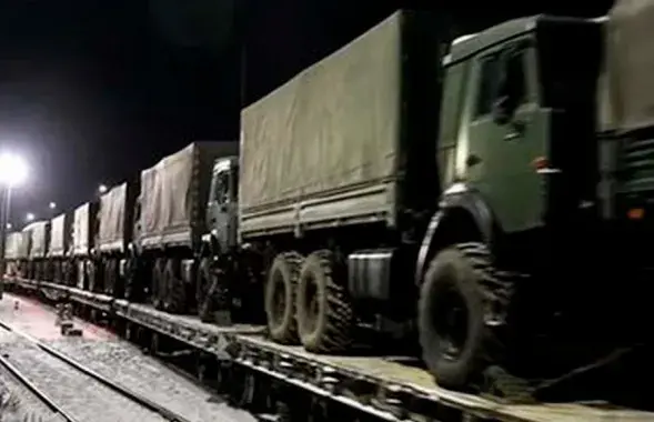 Эшалон з вайсковай тэхнікай / Мінабароны РФ, ілюстрацыйнае фота
