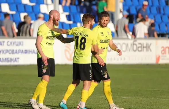 Футболисты "Шахтёра" / vk.com/fcshakhterby​