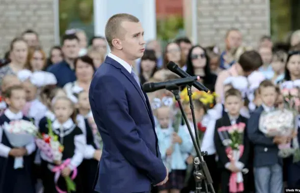 Улады Беларусі хочуць "адарваць дзяцей ад камп'ютараў"