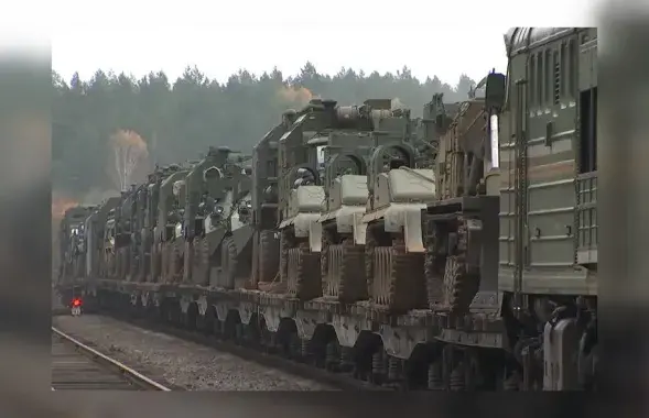 Расійскі вайсковы эшалон / кадр з відэа Мінабароны РФ
