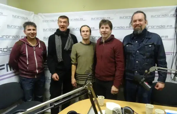 Участники революционного литературного движения 90-х