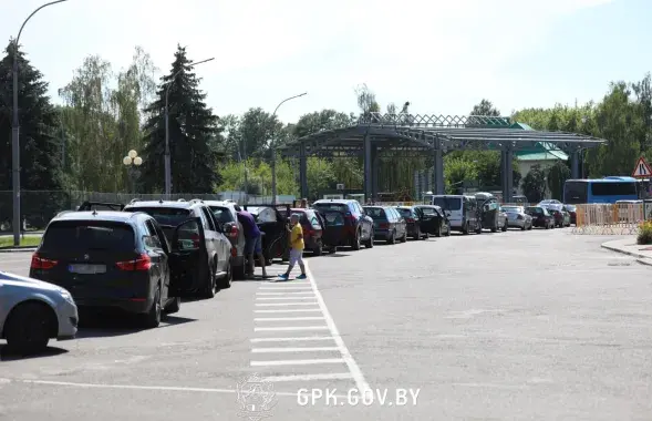 Чарга легкавых машын у пункце пропуску на мяжы Беларусі /&nbsp;@gpkgovby

