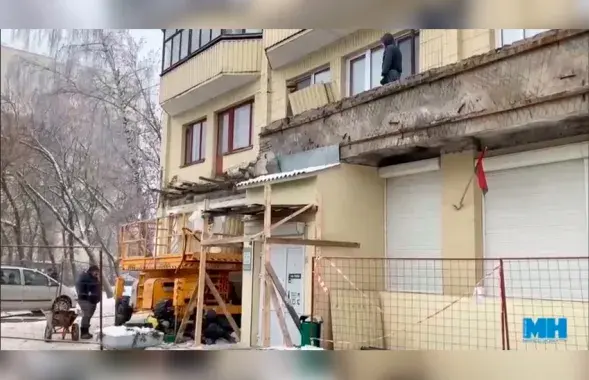 Гаўбец, які абваліўся / кадр з відэа
