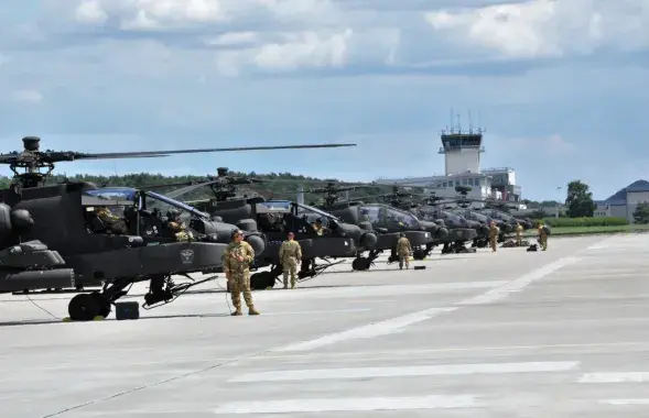 ЗША перакідваюць у&nbsp;Балтыйскі рэгіён 32 ударныя верталёты​ AH-64 Apache /&nbsp;twitter.com/MON_GOV_PL