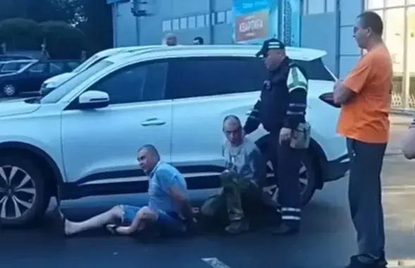 Затрыманы Аляксандр Быкаў — першы злева / "Ганцавіцкі час"
