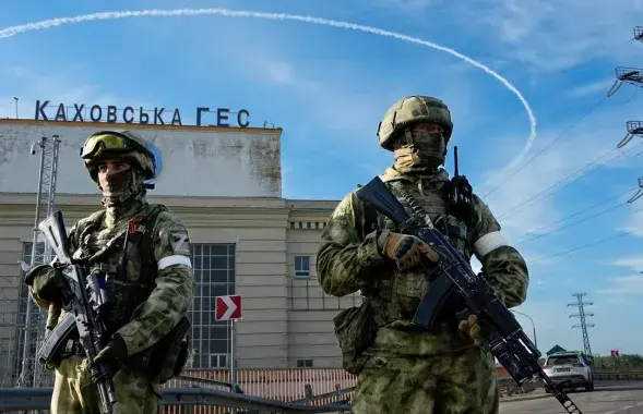 Расійскія вайскоўцы на Кахоўскай ГЭС / AP/dpa
