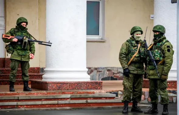 Российские солдаты в Крыму в 2014 году / RFE/RL
