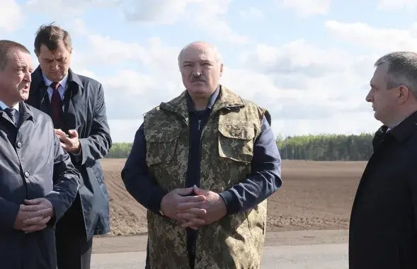 Аляксандр Лукашэнка падчас паездкі ў Веткаўскі раён Гомельскай вобласці&nbsp;

