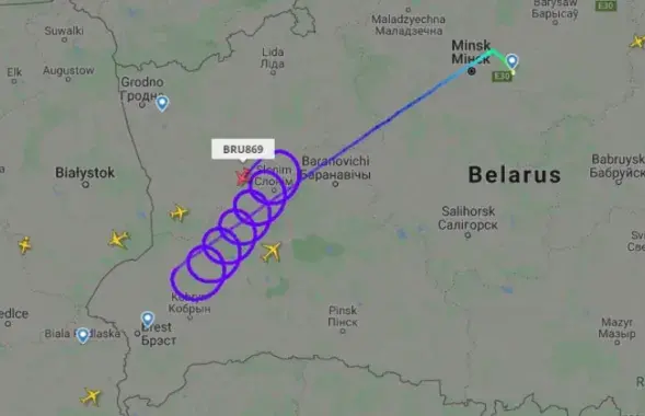 Самолет "наворачивал круги" над Брестчиной / Flightradar​