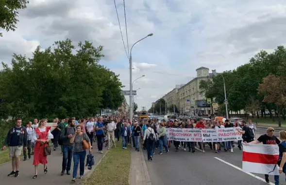 Калона працаўнікоў МТЗ. Мінск, жнівень 2020-га / З архіва Еўрарадыё
