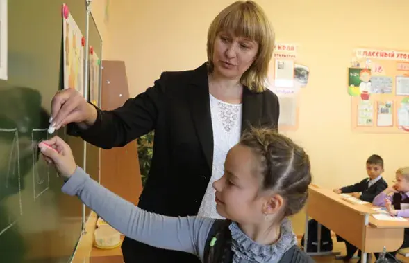 Новы элемент школьнай формы павінен з'явіцца і ў вучняў / ілюстрацыйнае фота БЕЛТА
