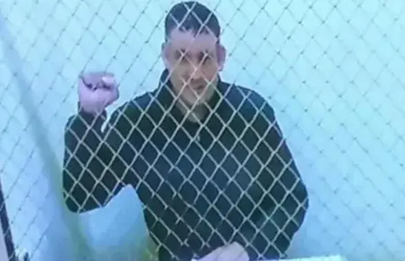Сяргей Ціханоўскі ў зняволенні / Кадр з відэа
