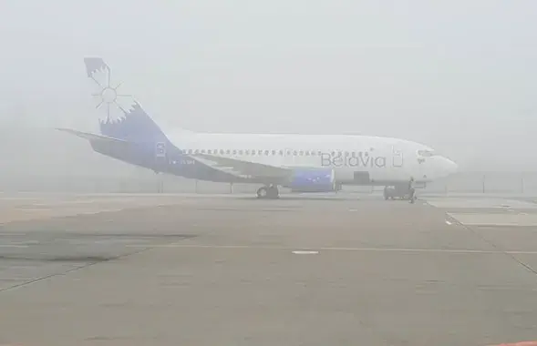 Самалёт у Нацыянальным аэрапорце "Мінск". Фота: інстаграм-акаўнт @laserv26