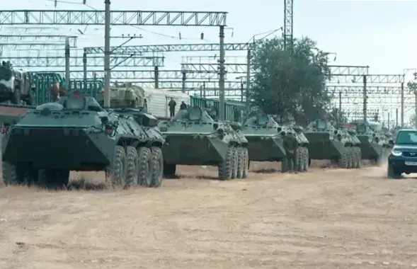 Украінцы заклікаюць беларускіх вайскоўцаў не ваяваць / кадр з відэа
